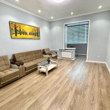 Amir Temur Apartment In Center After Renovation Tasken Kültér fotó