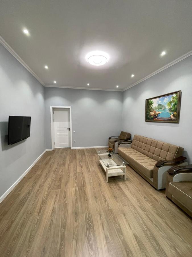 Amir Temur Apartment In Center After Renovation Tasken Kültér fotó