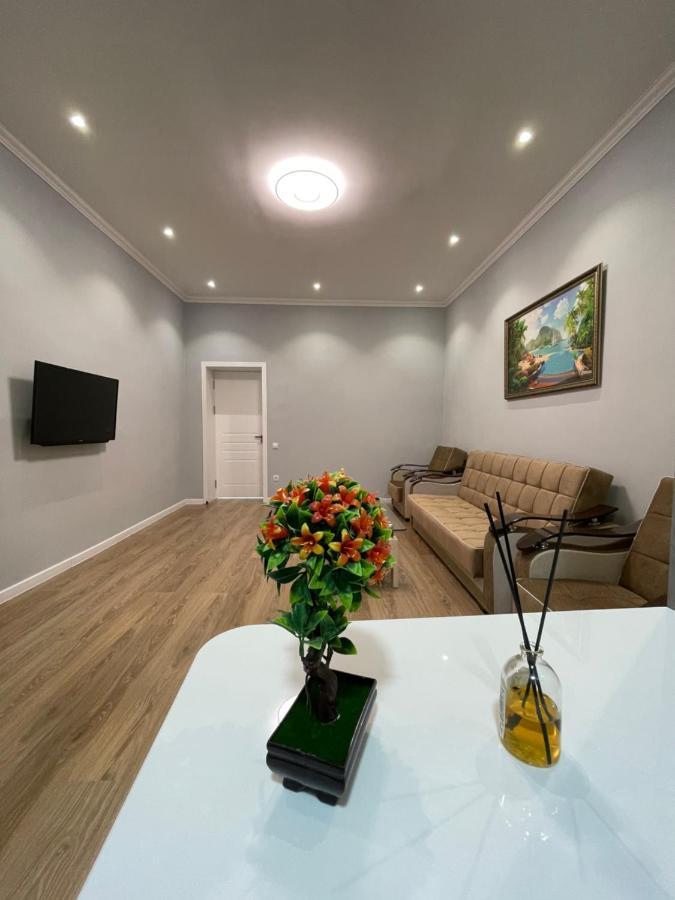 Amir Temur Apartment In Center After Renovation Tasken Kültér fotó