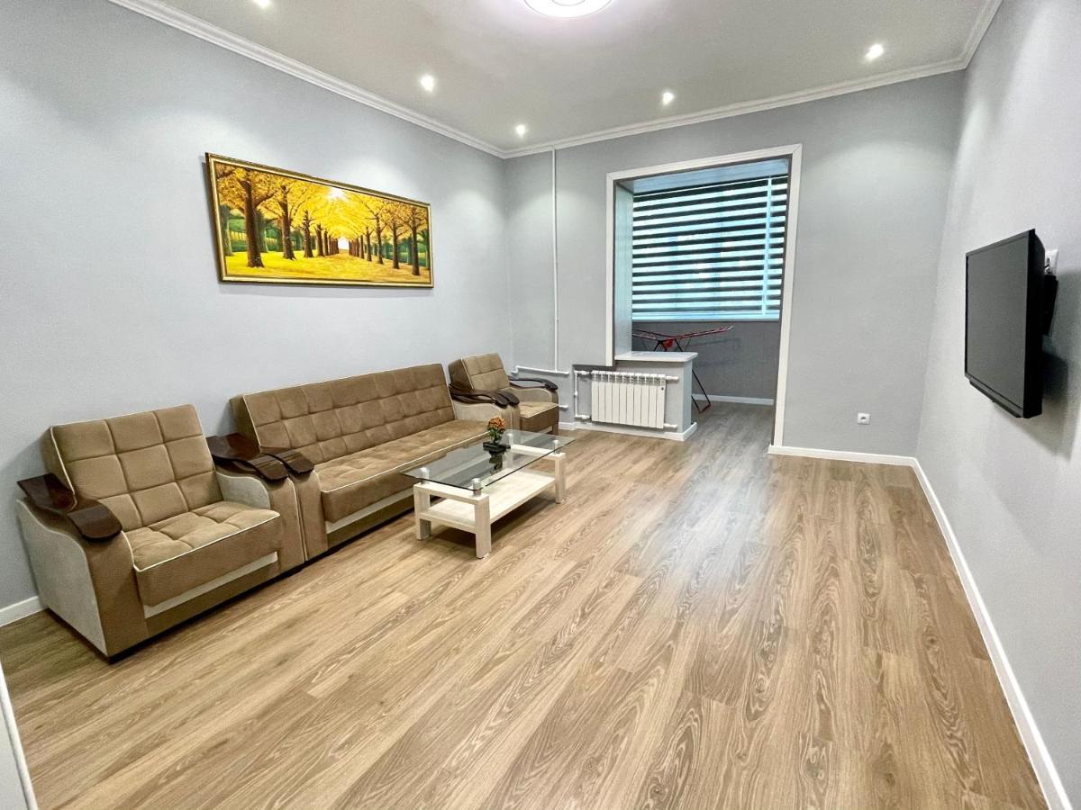 Amir Temur Apartment In Center After Renovation Tasken Kültér fotó